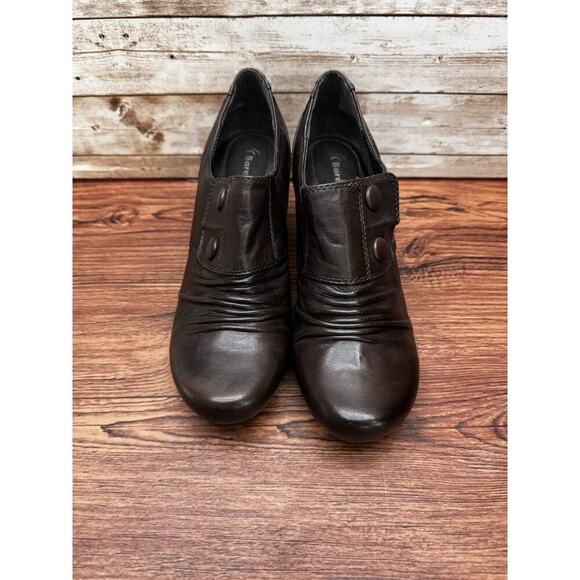 Bare Traps Womens Tyley Brown Leather Booties Slip On Shoes Heel Button Size 7.5 - Picture 1 of 9